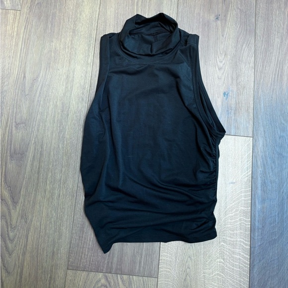 Lululemon High neck Tank - Picture 2 of 4